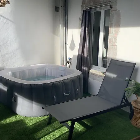 Jul'home Pour 4 Personnes , Terrasse Avec Jacuzzi En Centre